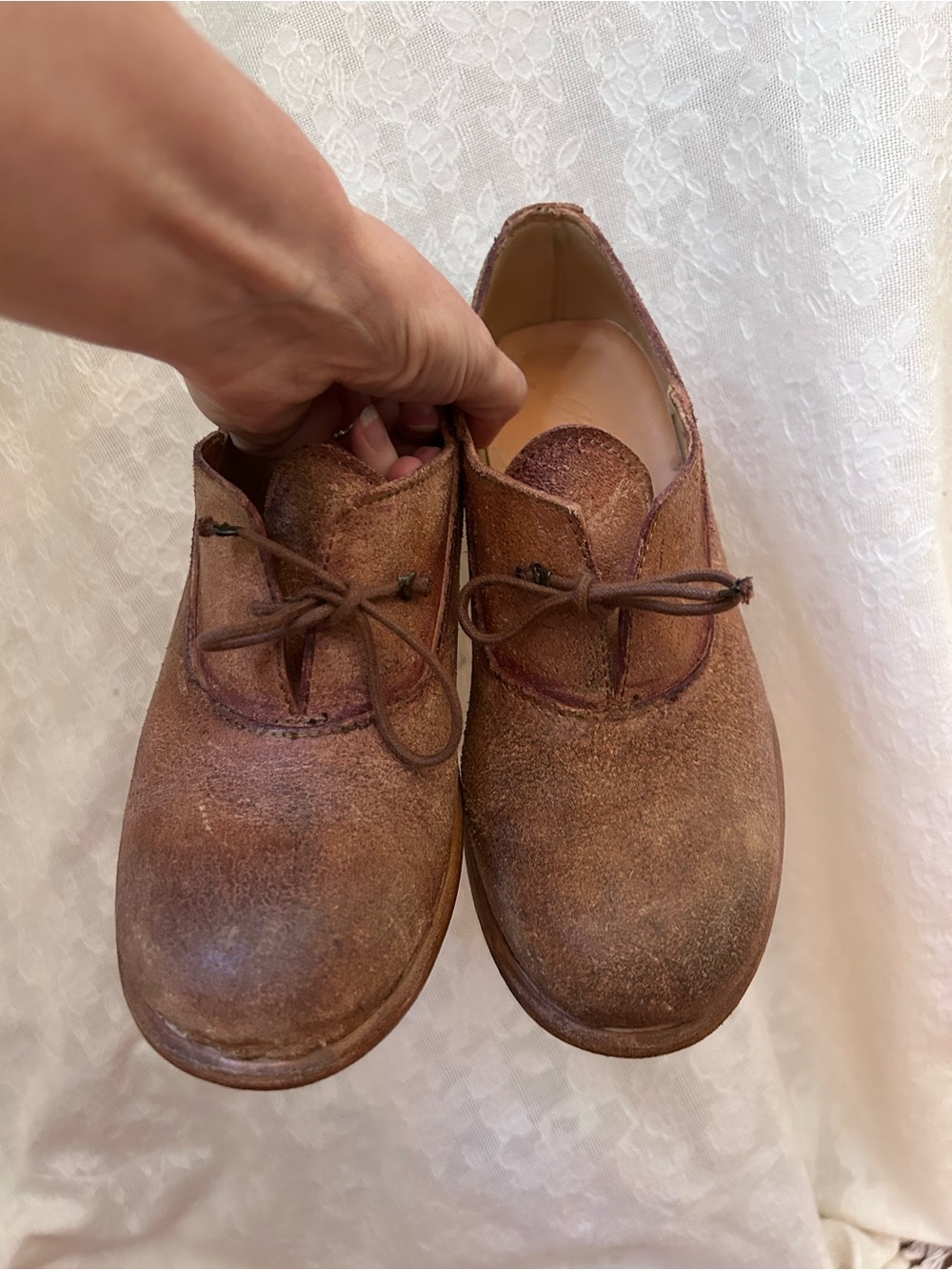 Vero Cuoio Brown Suede Lace-Up Heeled Oxfords